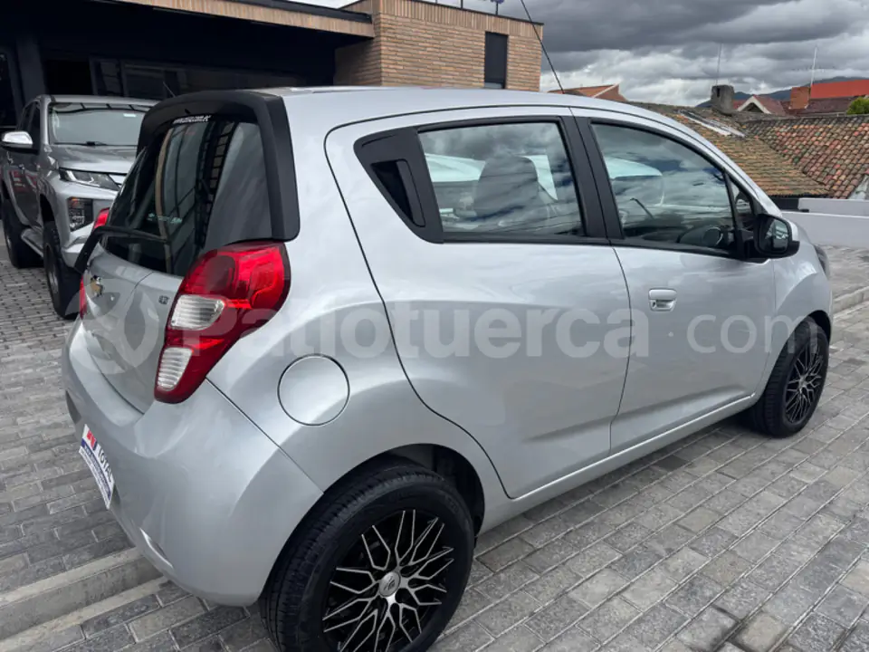 Foto 7 de Chevrolet Spark GT