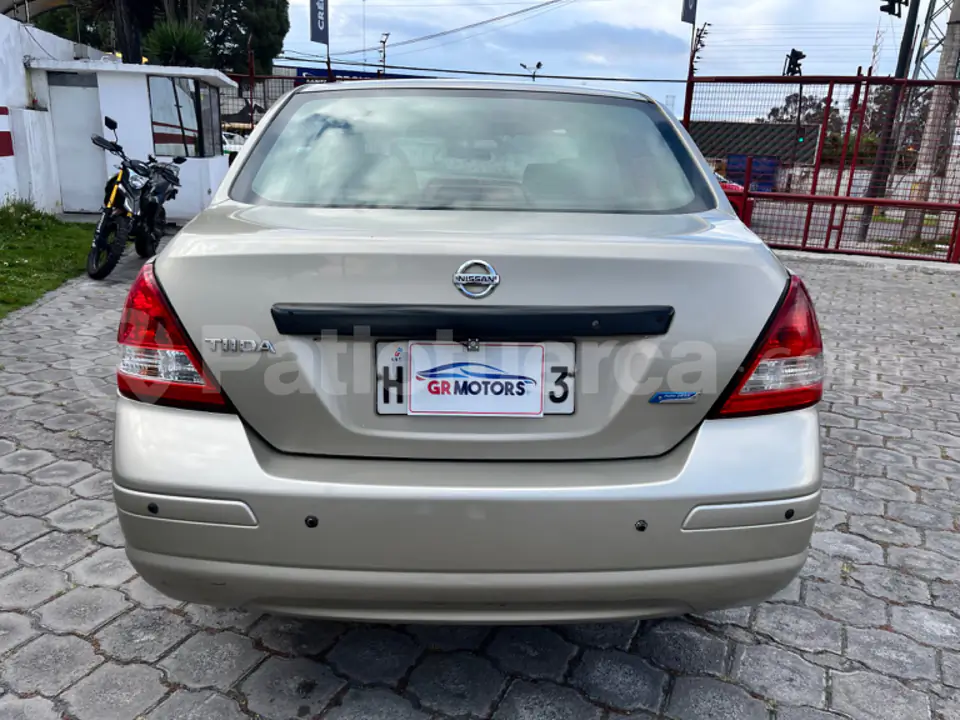 Foto 4 de Nissan TIIDA ENTRY
