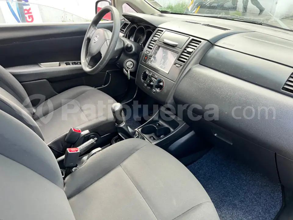Foto 11 de Nissan TIIDA ENTRY