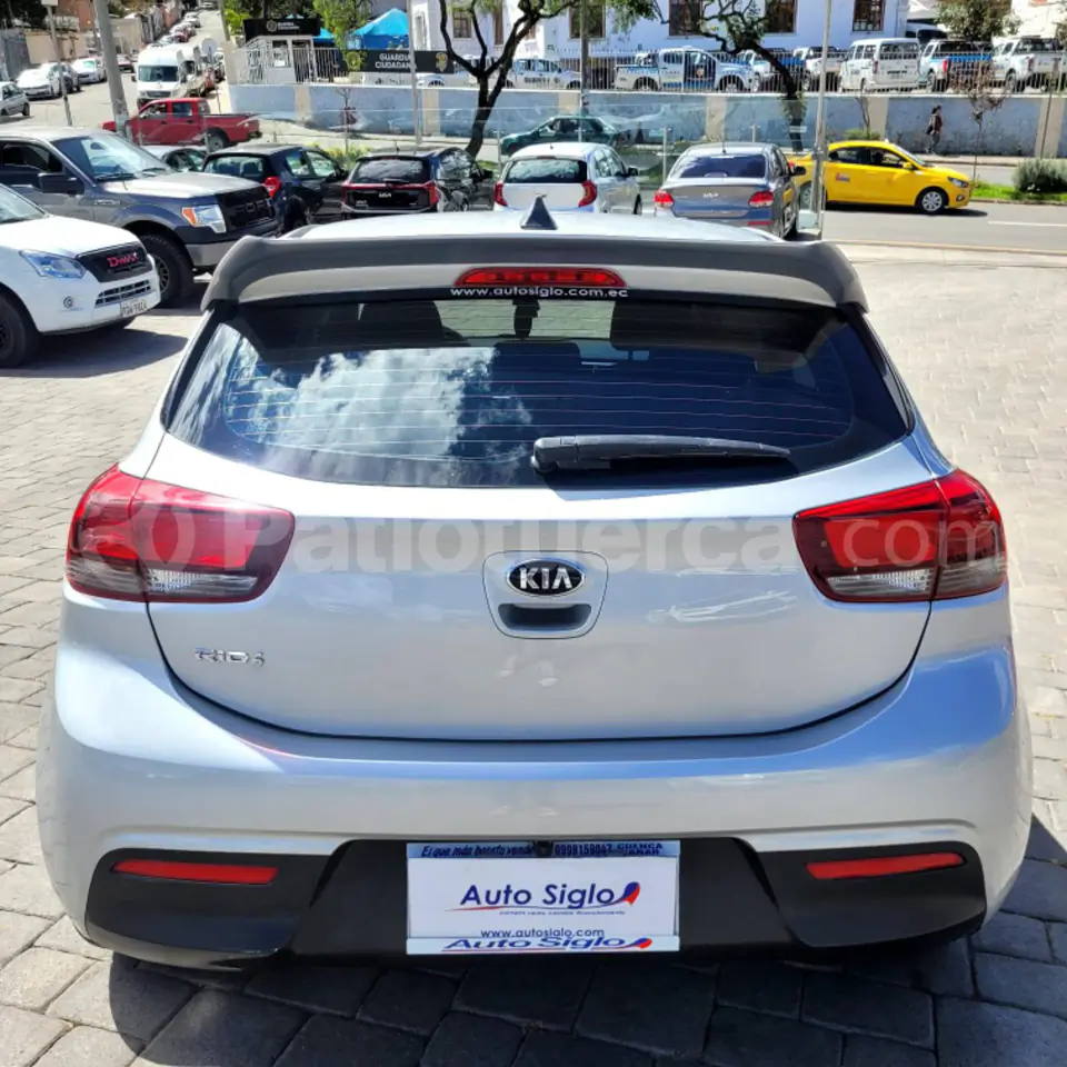 Foto 5 de Kia RIO EX