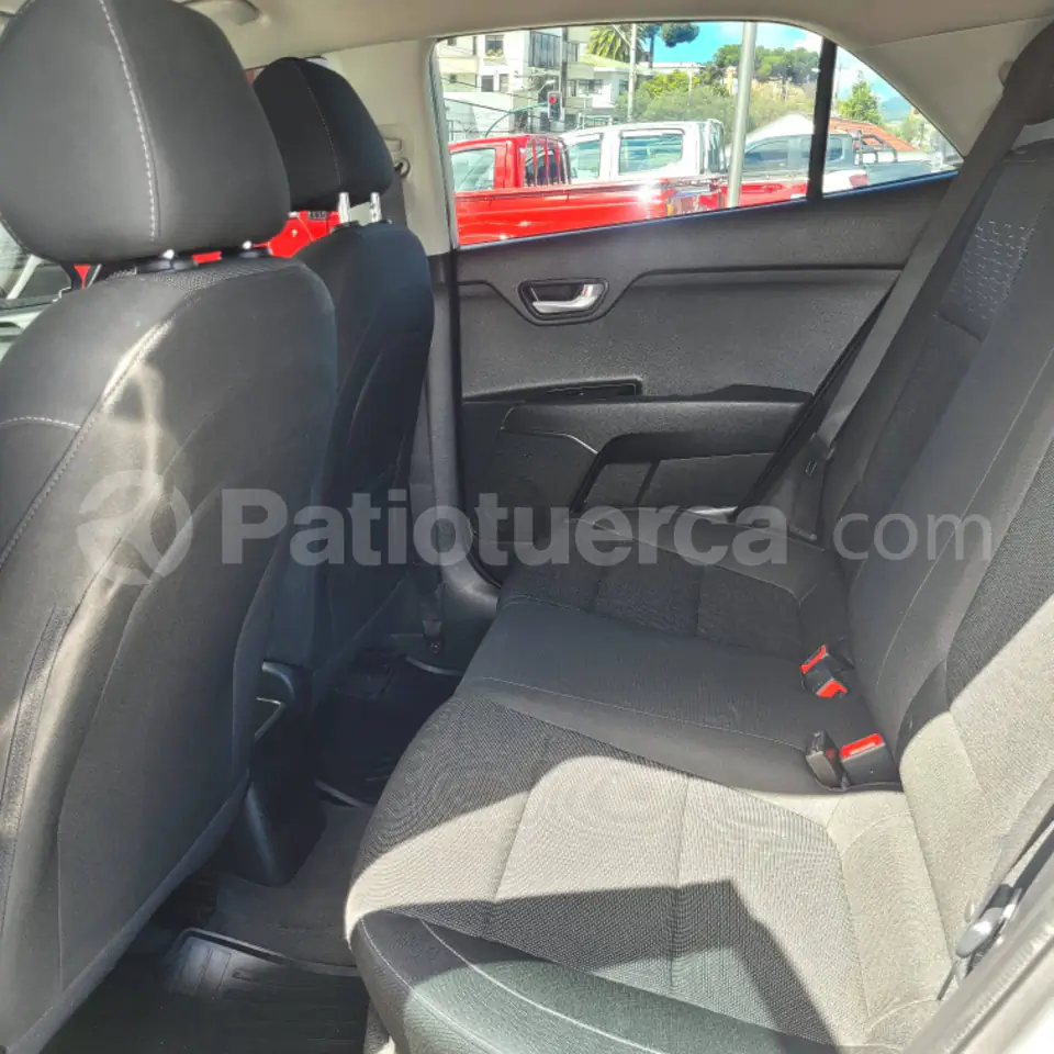 Foto 10 de Kia RIO EX