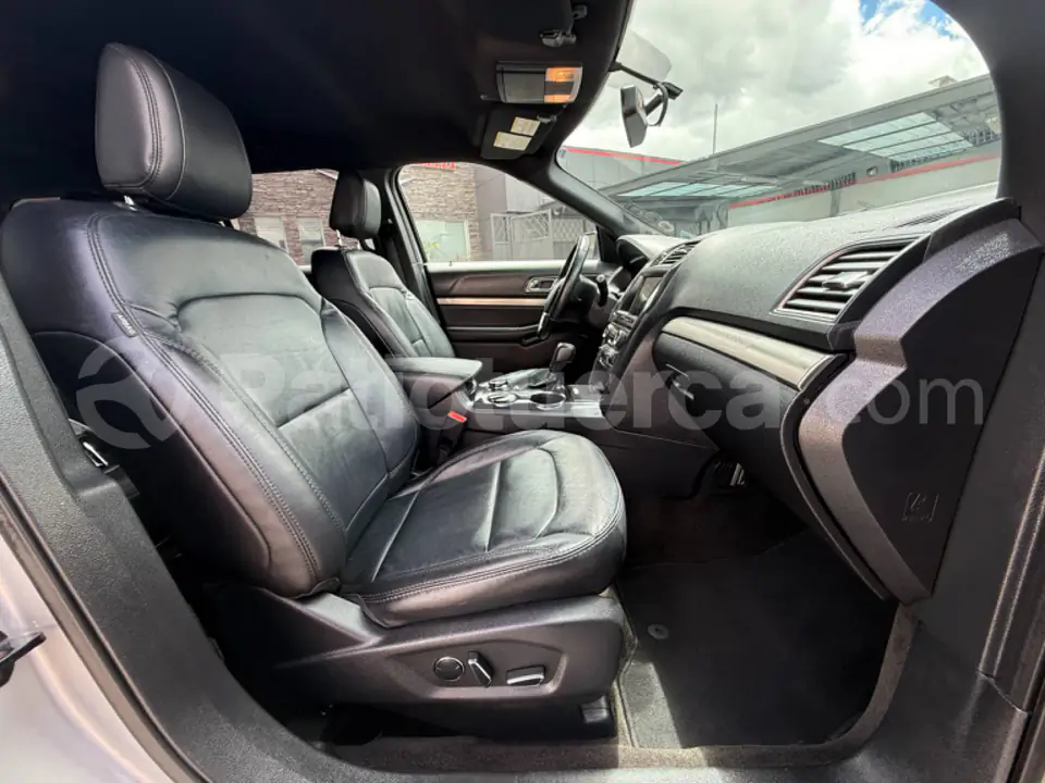 Foto 16 de Ford Explorer XLT