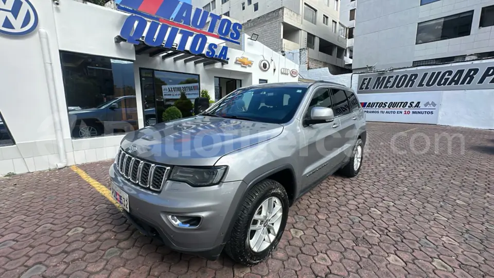 Foto 1 de Jeep Cherokee Laredo