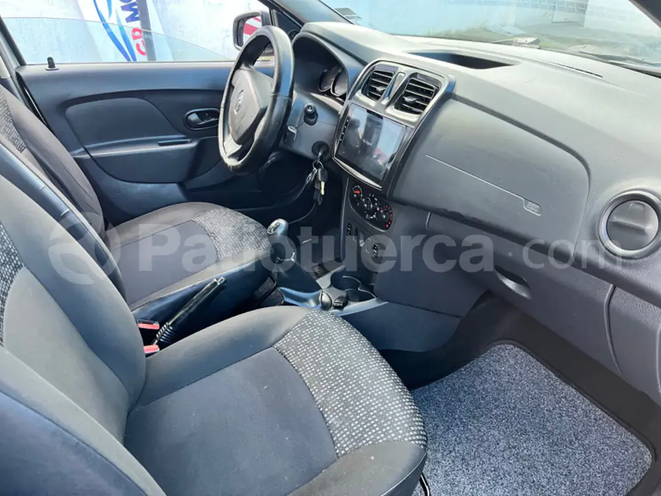 Foto 10 de Renault Logan Life
