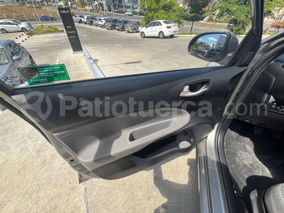 Foto 9 de Kia Soluto LX