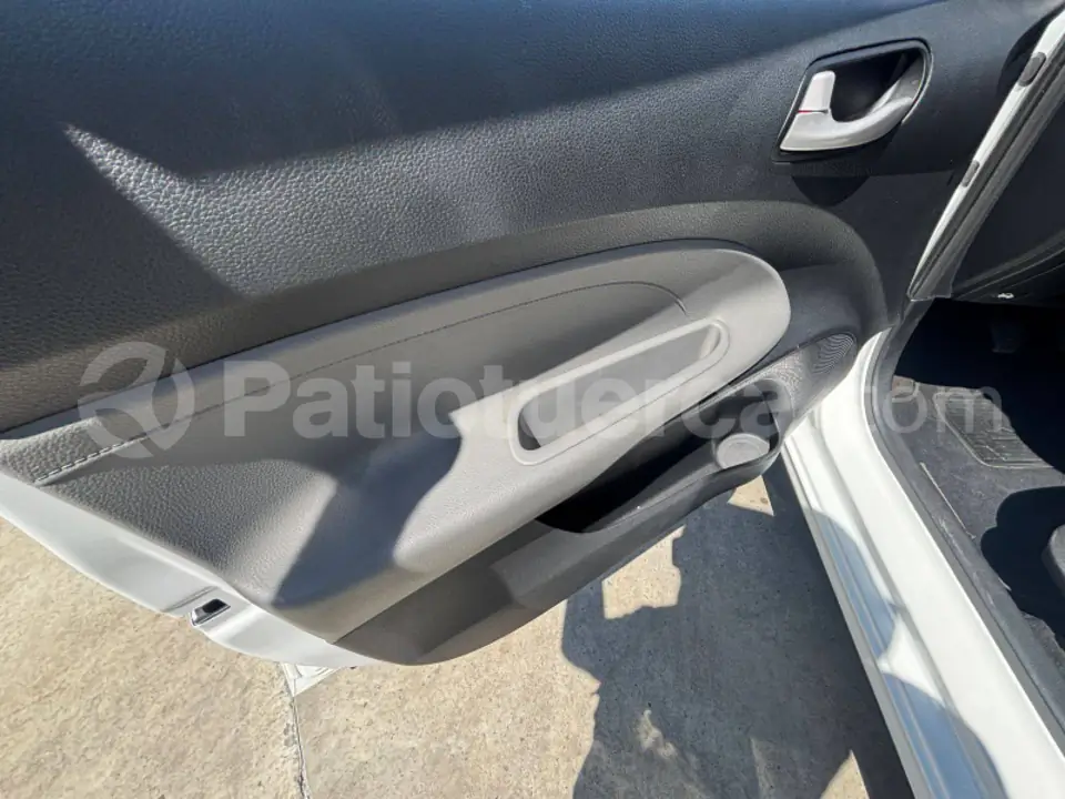 Foto 9 de Kia Soluto LX