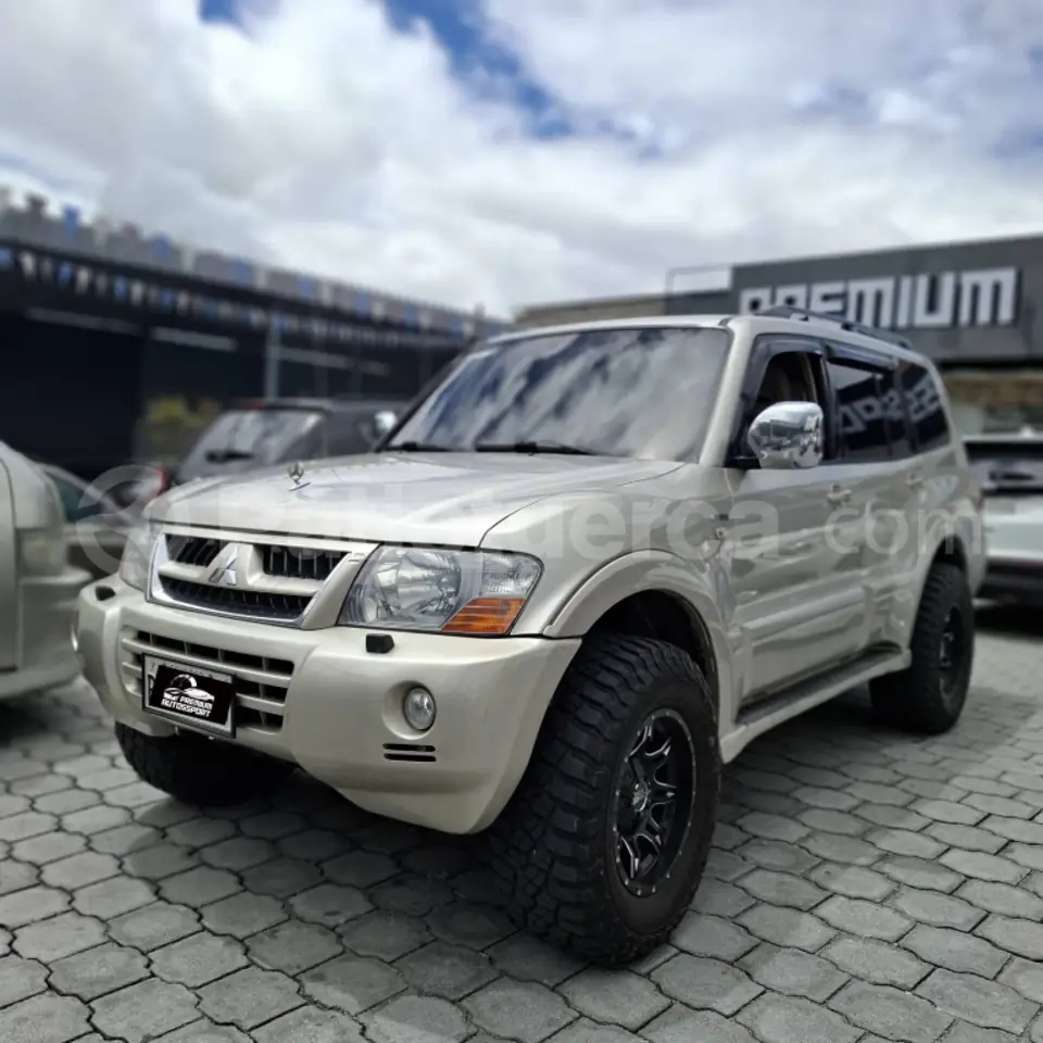 Foto 3 de Mitsubishi Montero Blister