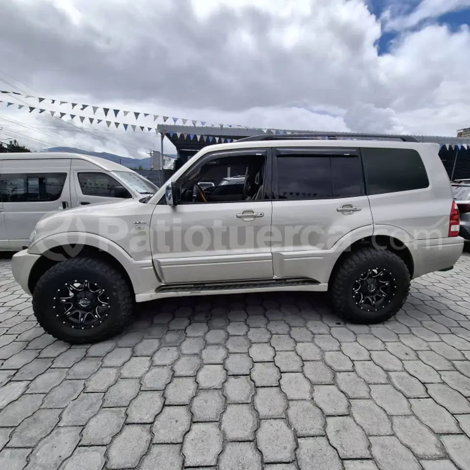 Foto 8 de Mitsubishi Montero Blister