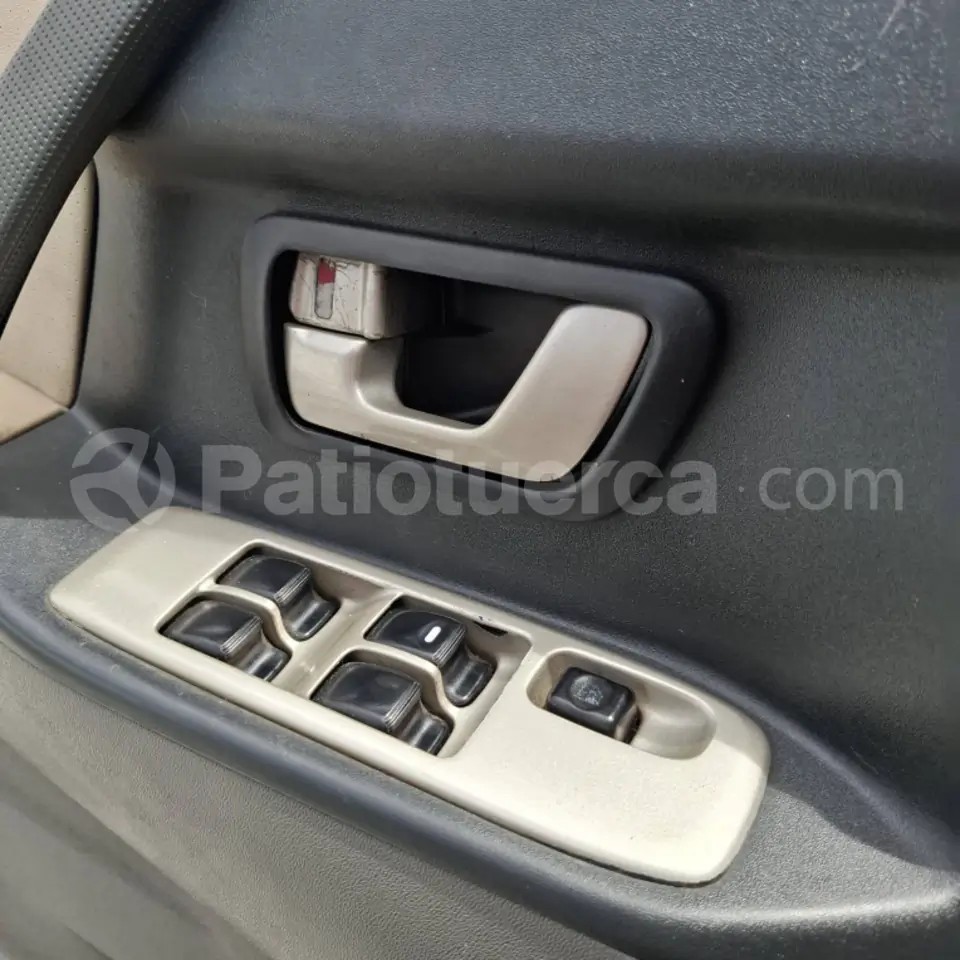 Foto 12 de Mitsubishi Montero Blister