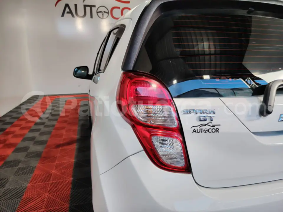Foto 8 de Chevrolet Spark GT