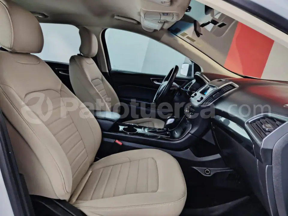 Foto 14 de Ford Edge