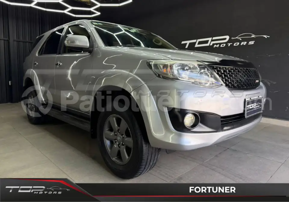 Foto 1 de Toyota Fortuner 2.7