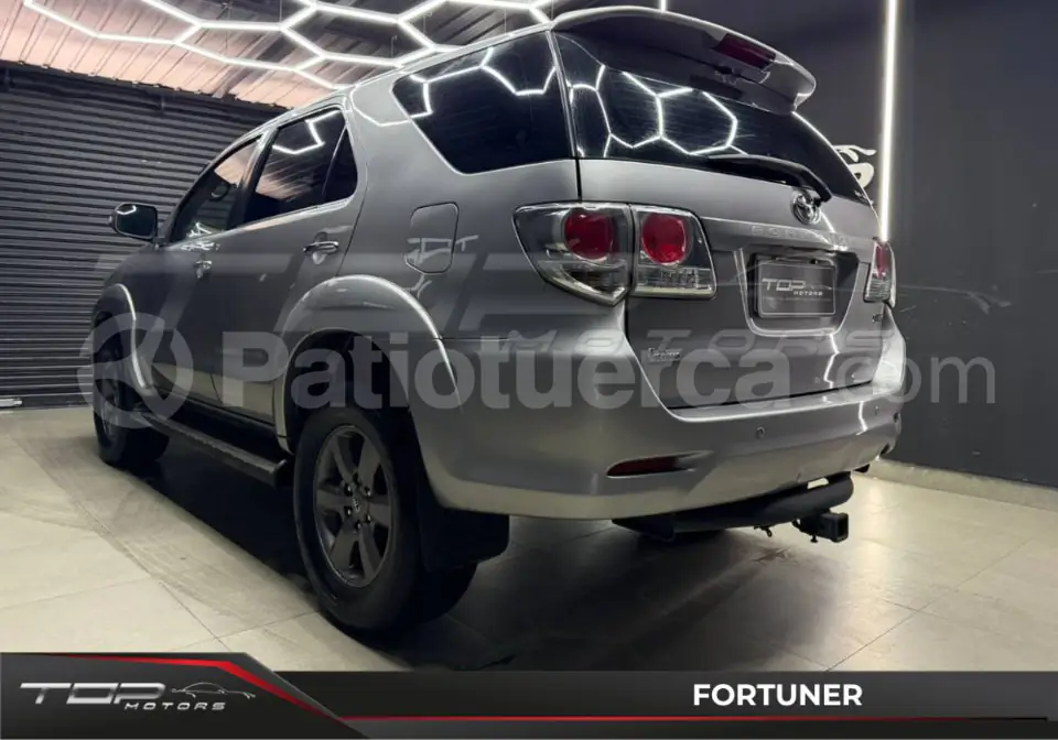 Foto 4 de Toyota Fortuner 2.7