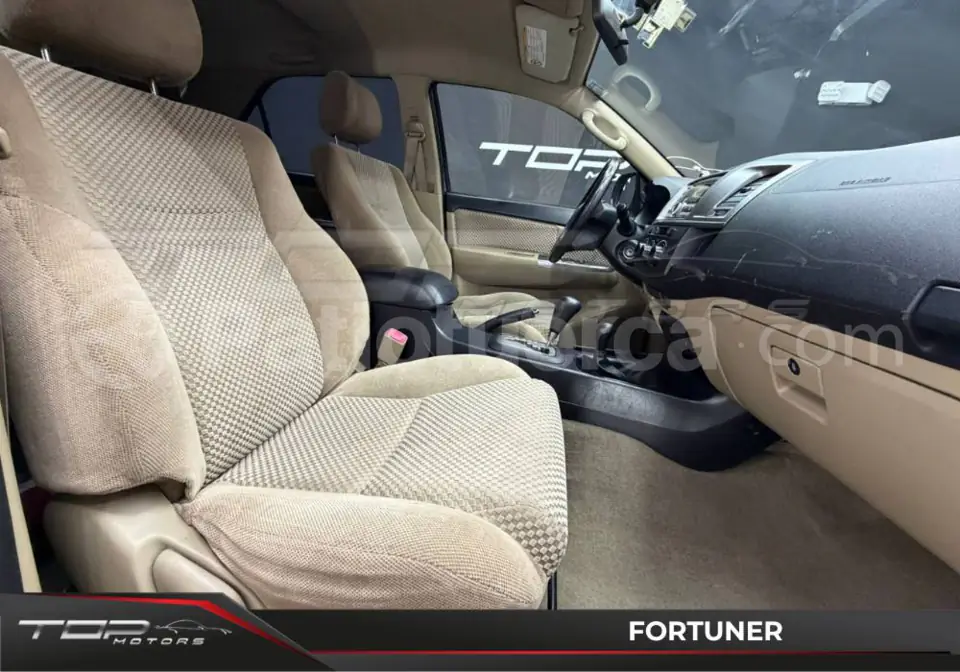 Foto 12 de Toyota Fortuner 2.7