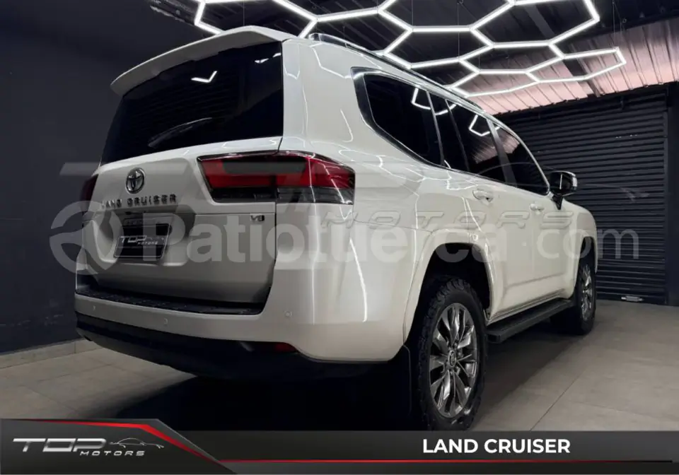 Foto 4 de Toyota Land Cruiser 300