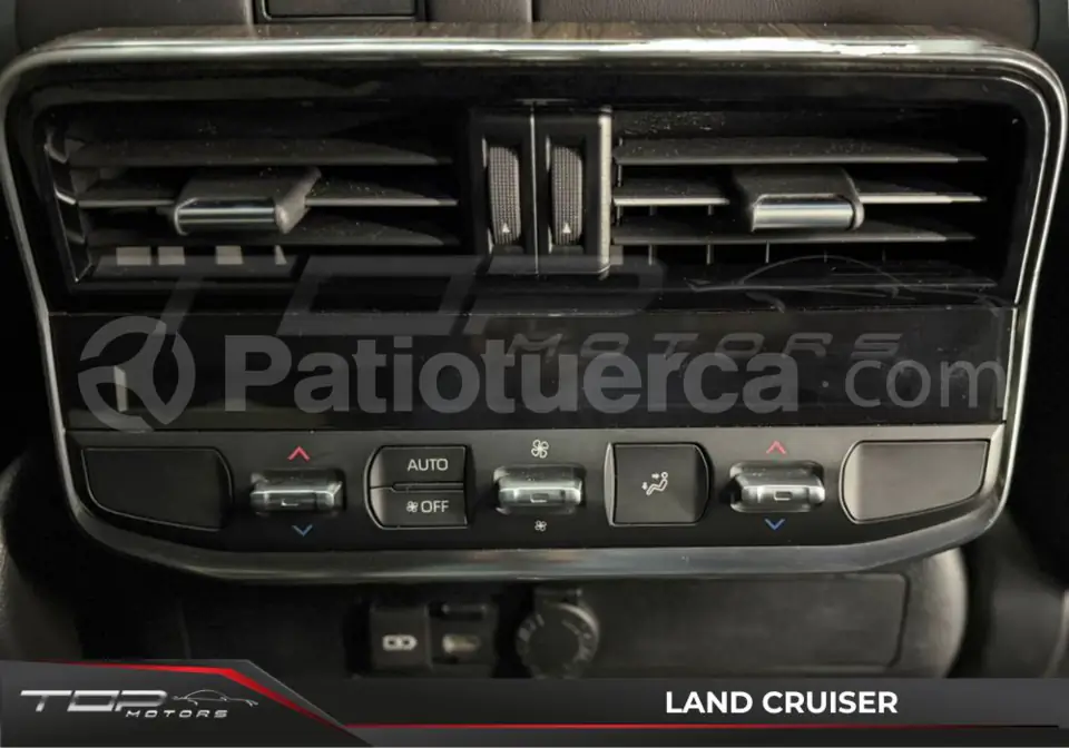 Foto 22 de Toyota Land Cruiser 300