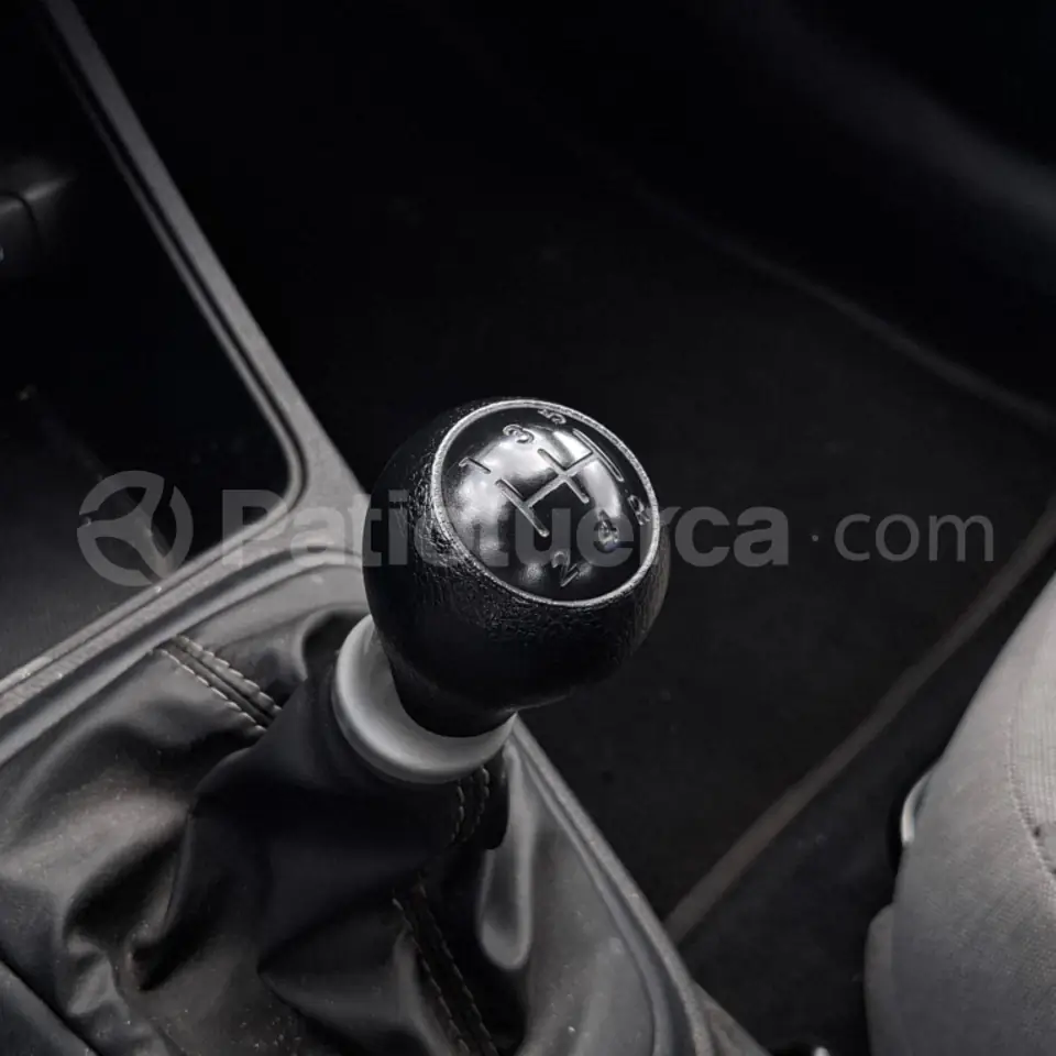 Foto 5 de Kia Soluto LX