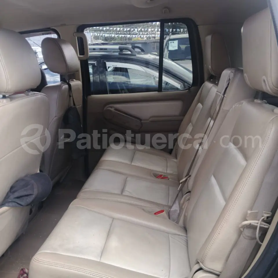 Foto 8 de Ford Explorer Eddie Bauer