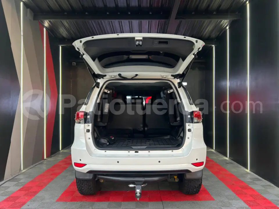 Foto 27 de Toyota New Fortuner