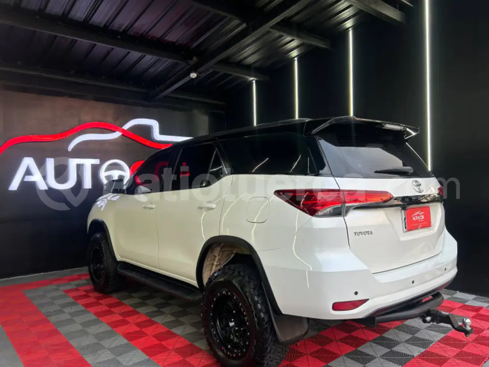 Foto 28 de Toyota New Fortuner