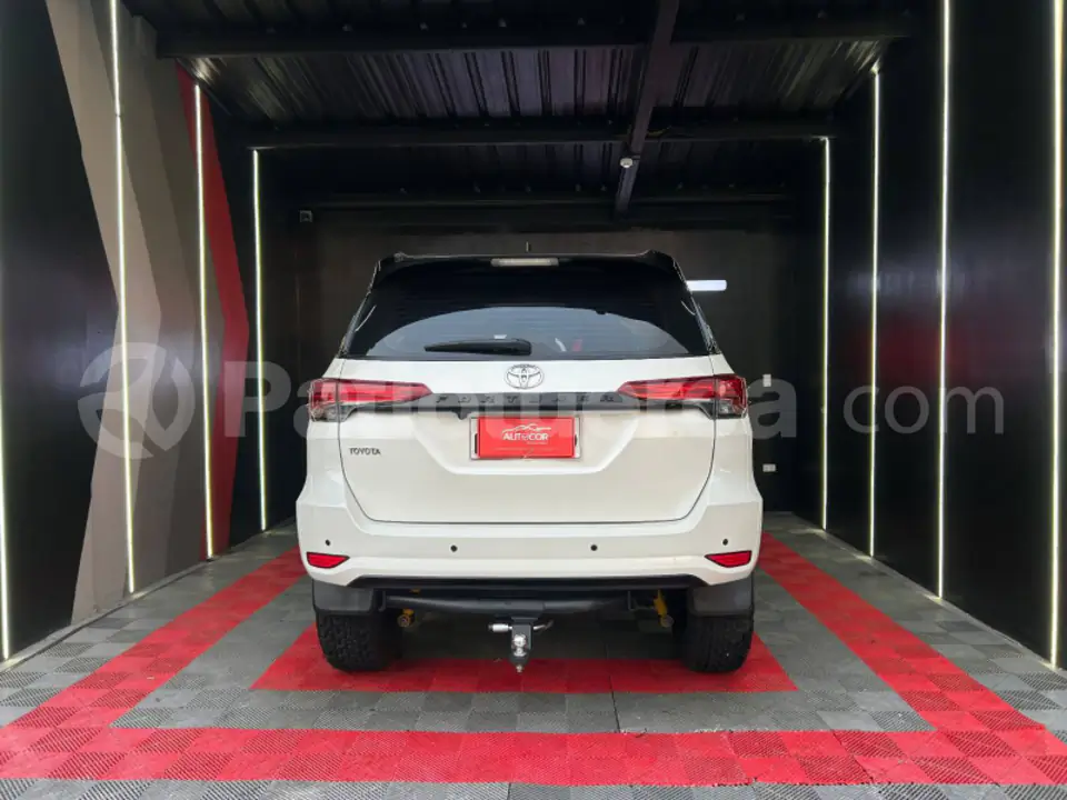 Foto 30 de Toyota New Fortuner