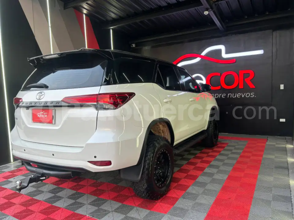 Foto 32 de Toyota New Fortuner