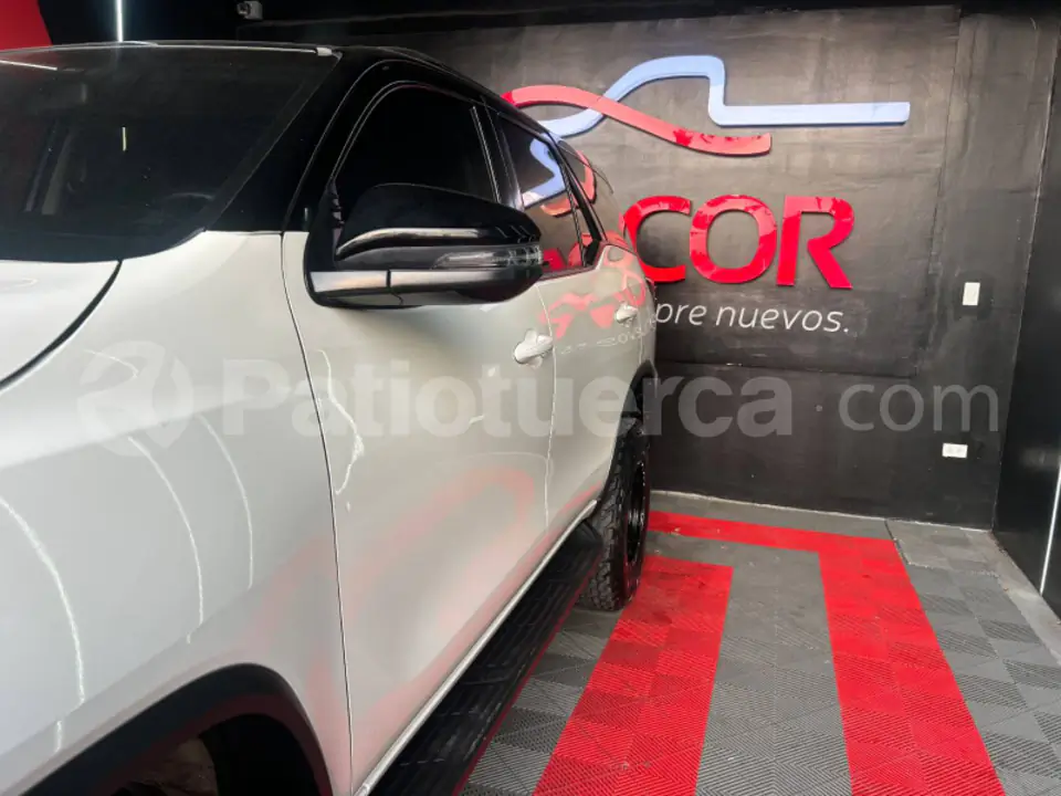 Foto 6 de Toyota Fortuner