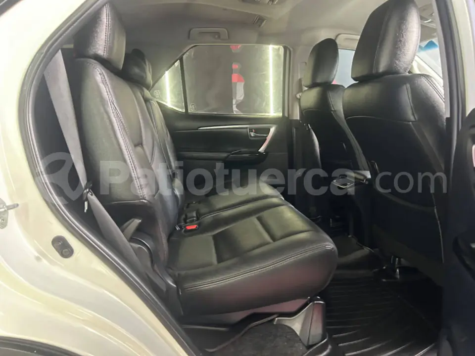 Foto 7 de Toyota Fortuner