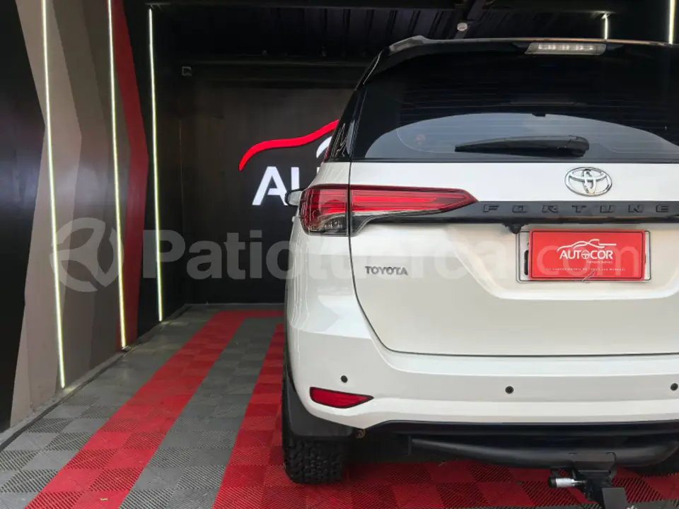 Foto 27 de Toyota Fortuner