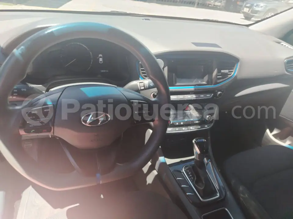Foto 11 de Hyundai Ioniq Hybrid