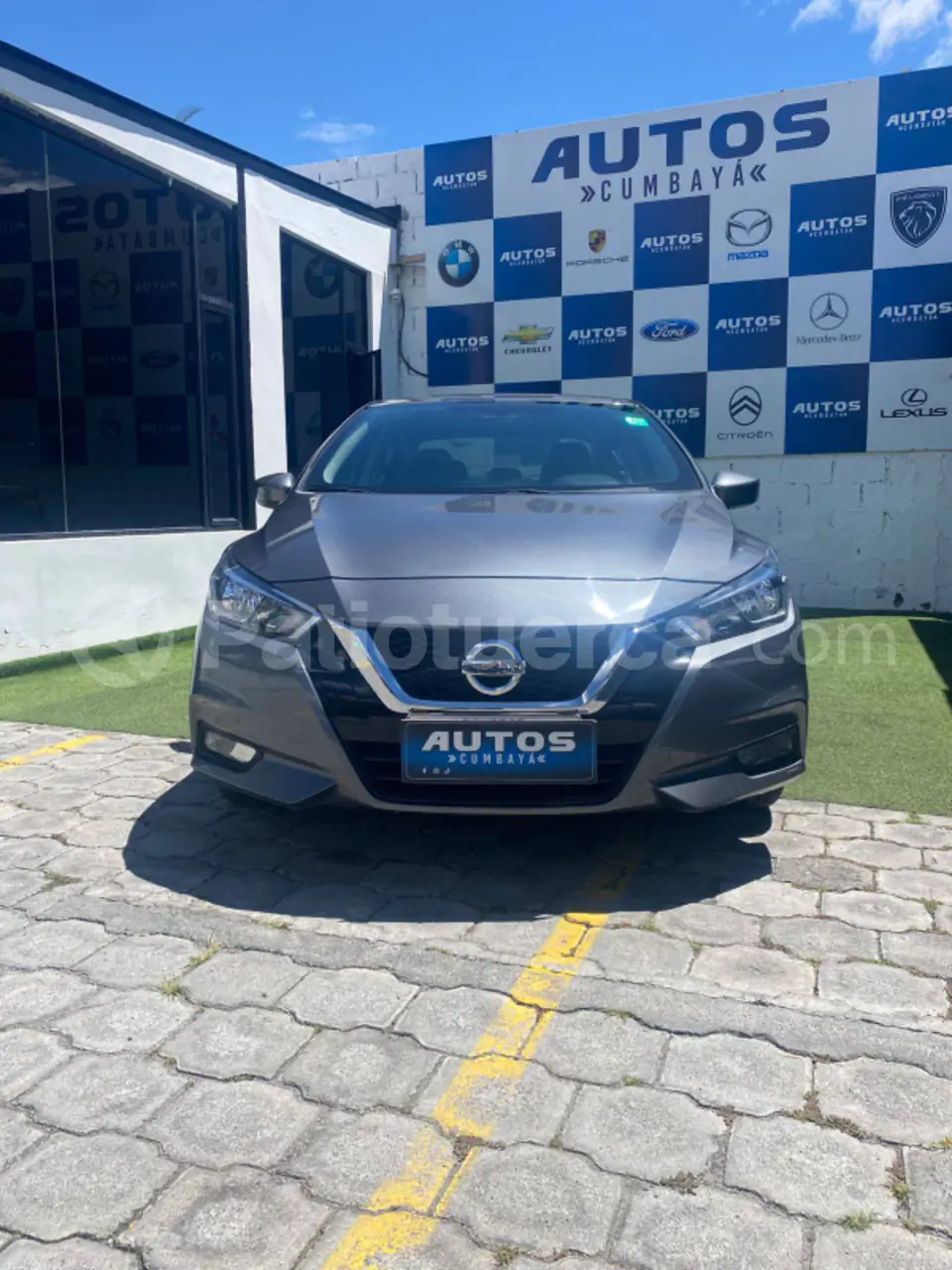 Foto 1 de Nissan VERSA ADVANCE