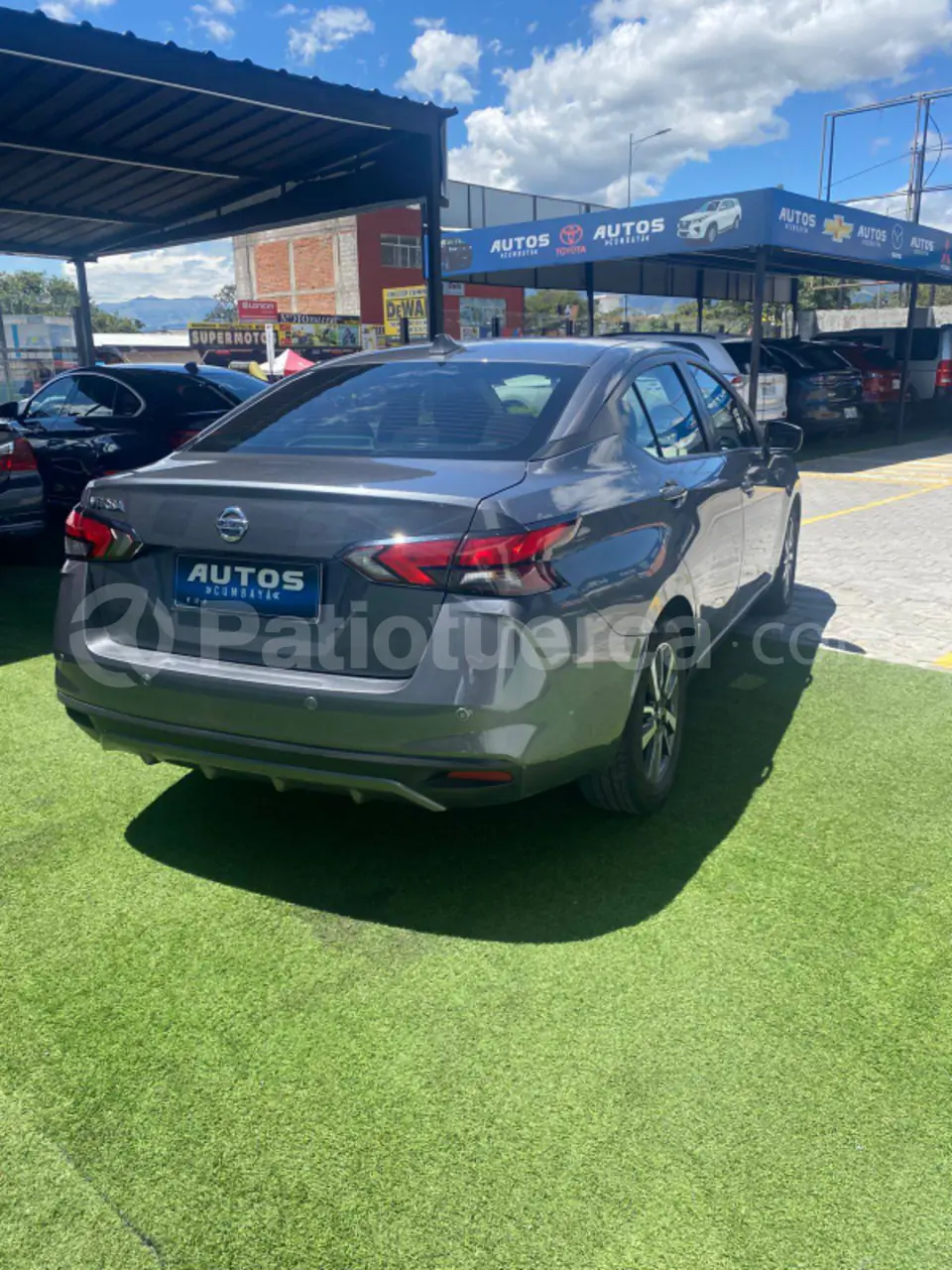 Foto 5 de Nissan VERSA ADVANCE
