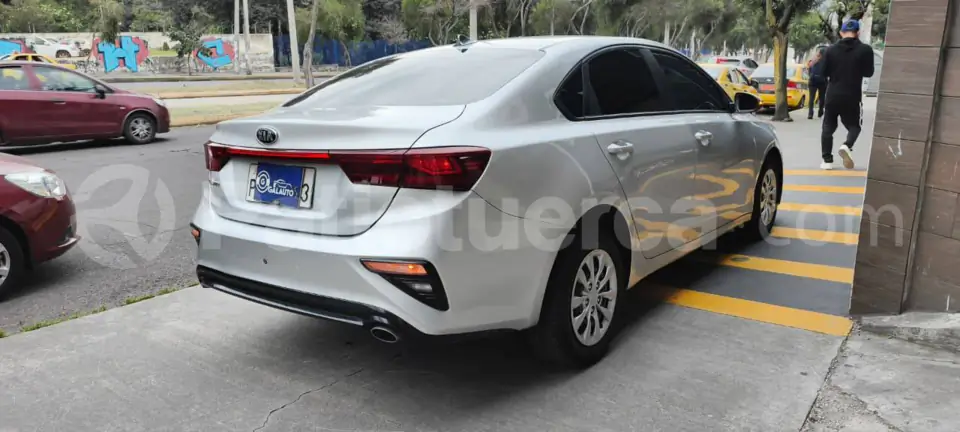 Foto 2 de Kia Cerato R