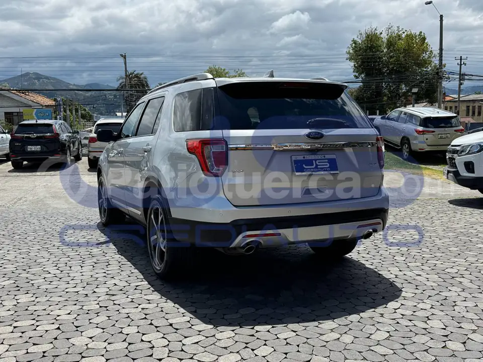 Foto 3 de Ford Explorer XLT
