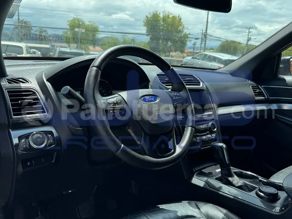 Foto 8 de Ford Explorer XLT