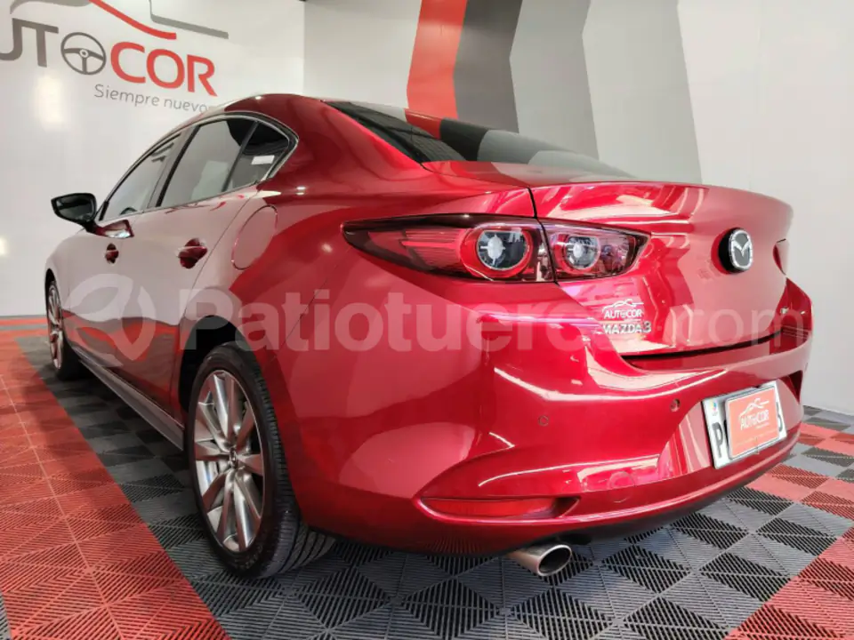 Foto 3 de Mazda NEW 3