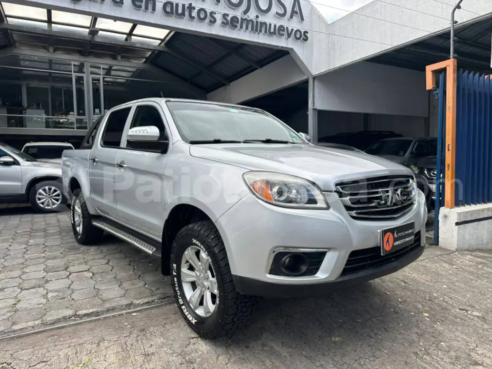 Foto 2 de JAC T6
