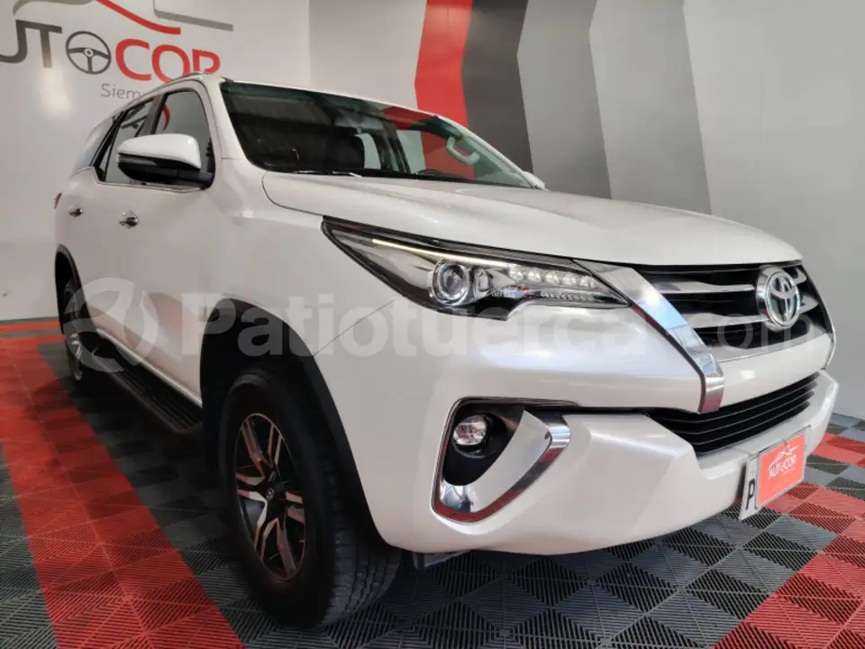 Foto 4 de Toyota New Fortuner