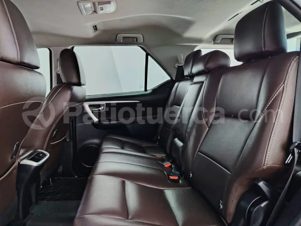 Foto 9 de Toyota New Fortuner