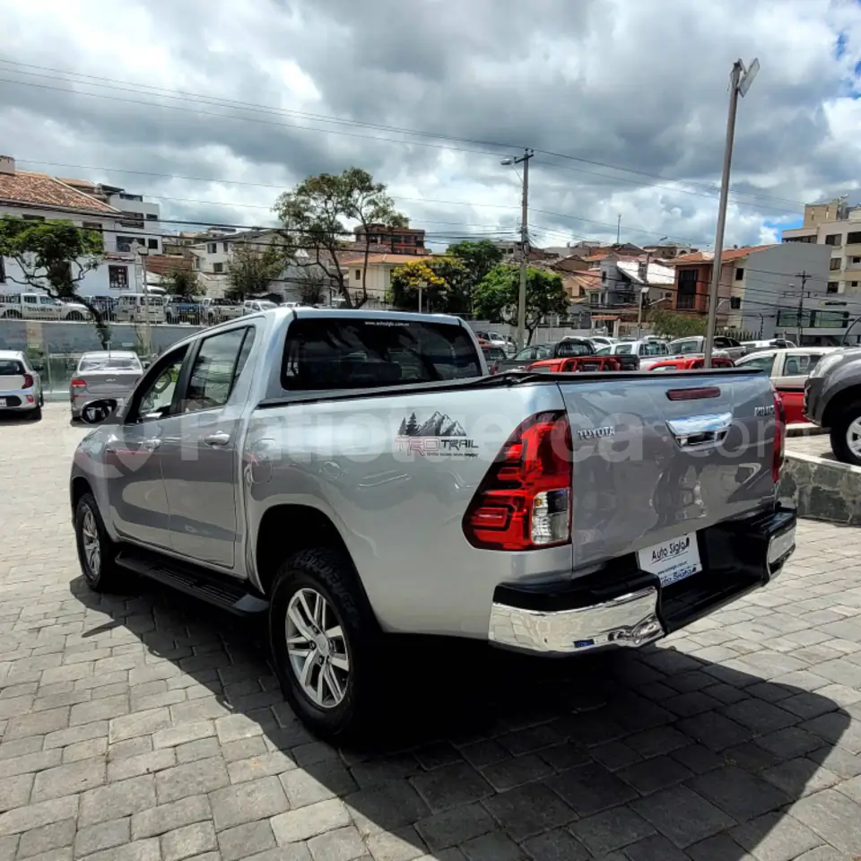 Foto 4 de Toyota Hilux CD 4X4