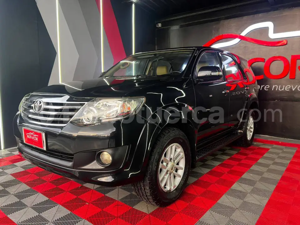 Foto 1 de Toyota Fortuner