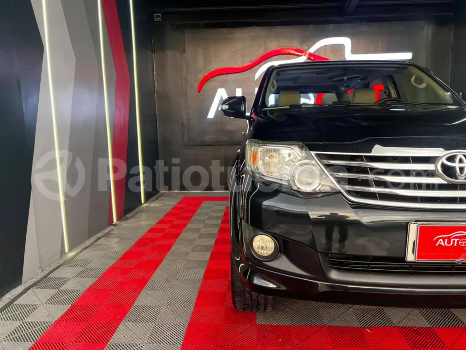 Foto 2 de Toyota Fortuner