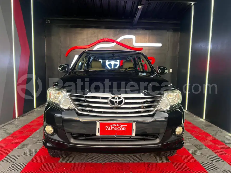 Foto 3 de Toyota Fortuner