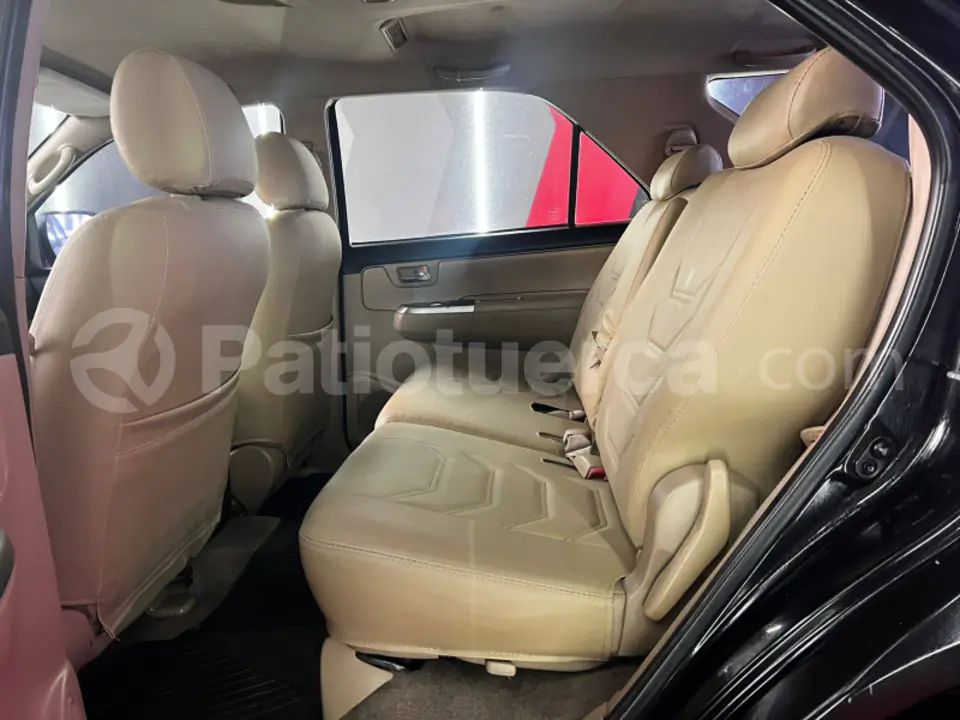 Foto 9 de Toyota Fortuner