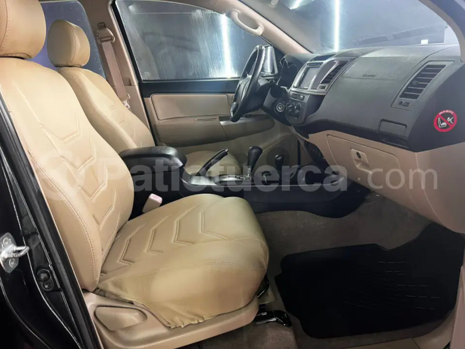 Foto 10 de Toyota Fortuner