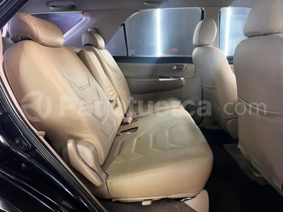 Foto 11 de Toyota Fortuner