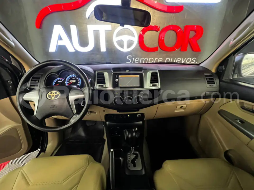 Foto 14 de Toyota Fortuner
