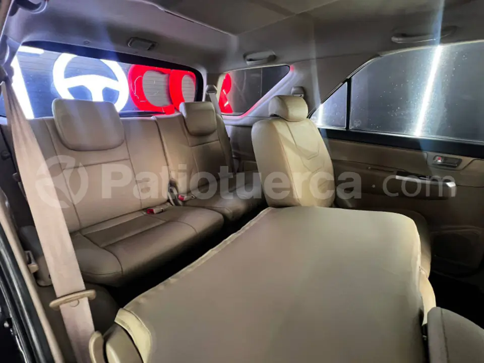 Foto 17 de Toyota Fortuner