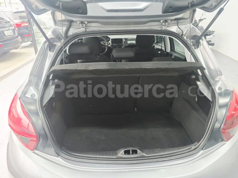 Foto 20 de Peugeot 208