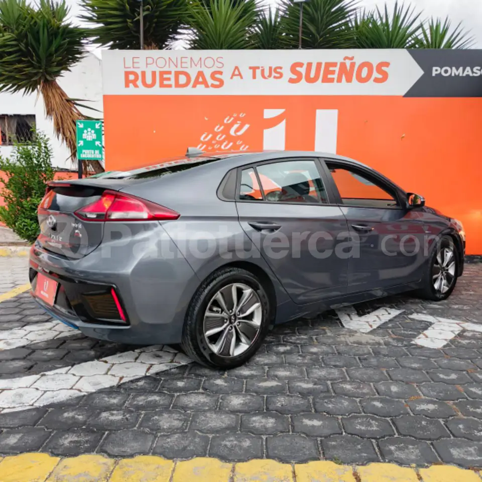 Foto 5 de Hyundai Ioniq Hybrid